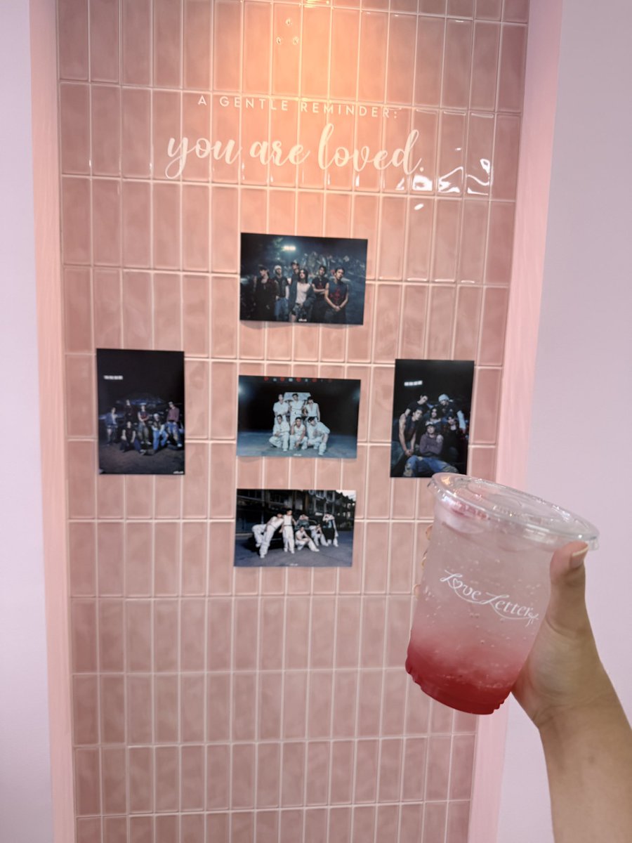 mamaerwinsan's tweet photo. ((📣📣)) สำหรับเอลิสที่ยังไม่มีบัตร ทางเรามีมาแจก2ใบ 🎫🎫 โซนG/O 2,200 

เพียงท่านแวะมาถ่ายเช็คอินที่ 🥤☕️🍵Loveletter.bkk ช่วงวันที่23-24 กันยายนนี้ (09:00-19:00น.)
ลุ้นรับบัตรคอน 🎫#ATLASRisingUpConcert ไปเลยฟรินๆ❤️‍🔥❤️‍🔥

#ATLAS_Push 
#ATLASth #ATLAS_th https://t.co/hhBl1saVe6