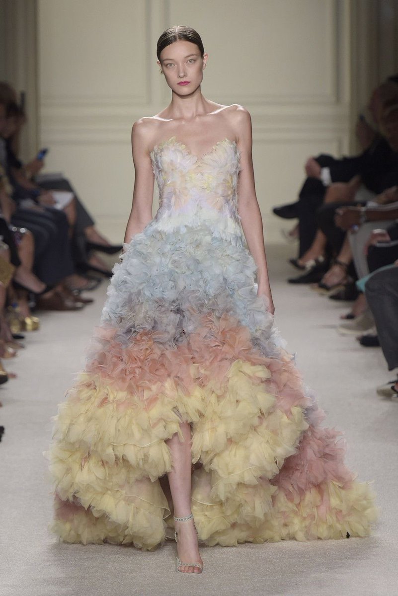 laftcouture's tweet photo. Marchesa FW 2016 https://t.co/F9ijZTpkOn