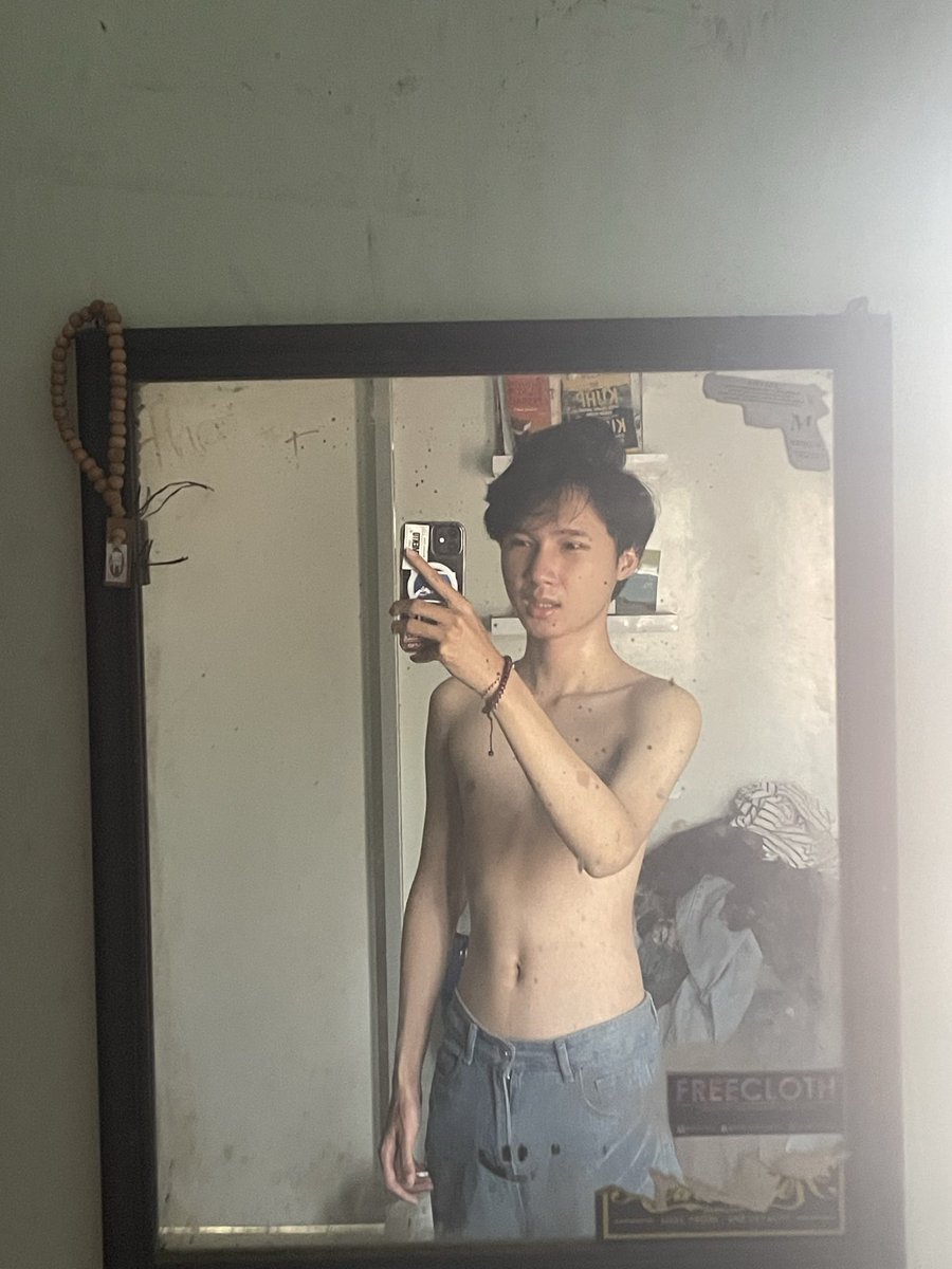 2pacbock's tweet photo. slim fit yek… apa kekurusan https://t.co/LYNTL6HcOf