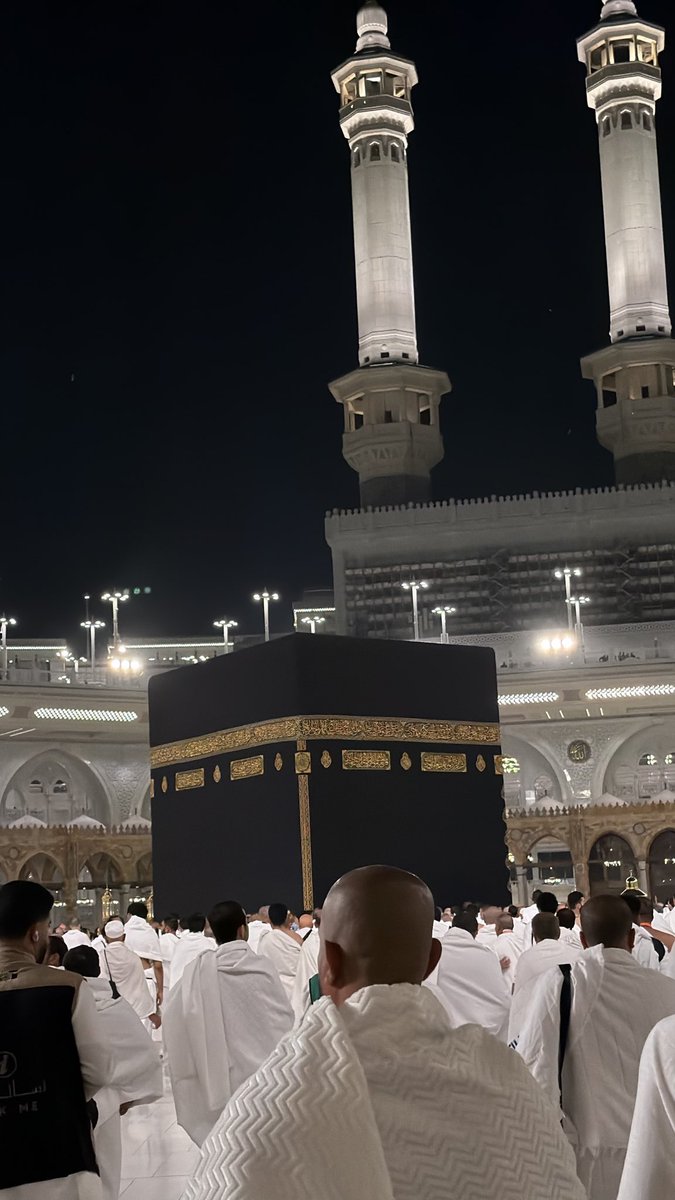 SAAdmkhfwr's tweet photo. الحمدلله الذي بنعمته تتم الصالحات 🤍🙏🏻. 

مانسيتكم أصدقائي من الدعاء 🤍 https://t.co/Cc1U3uawjN