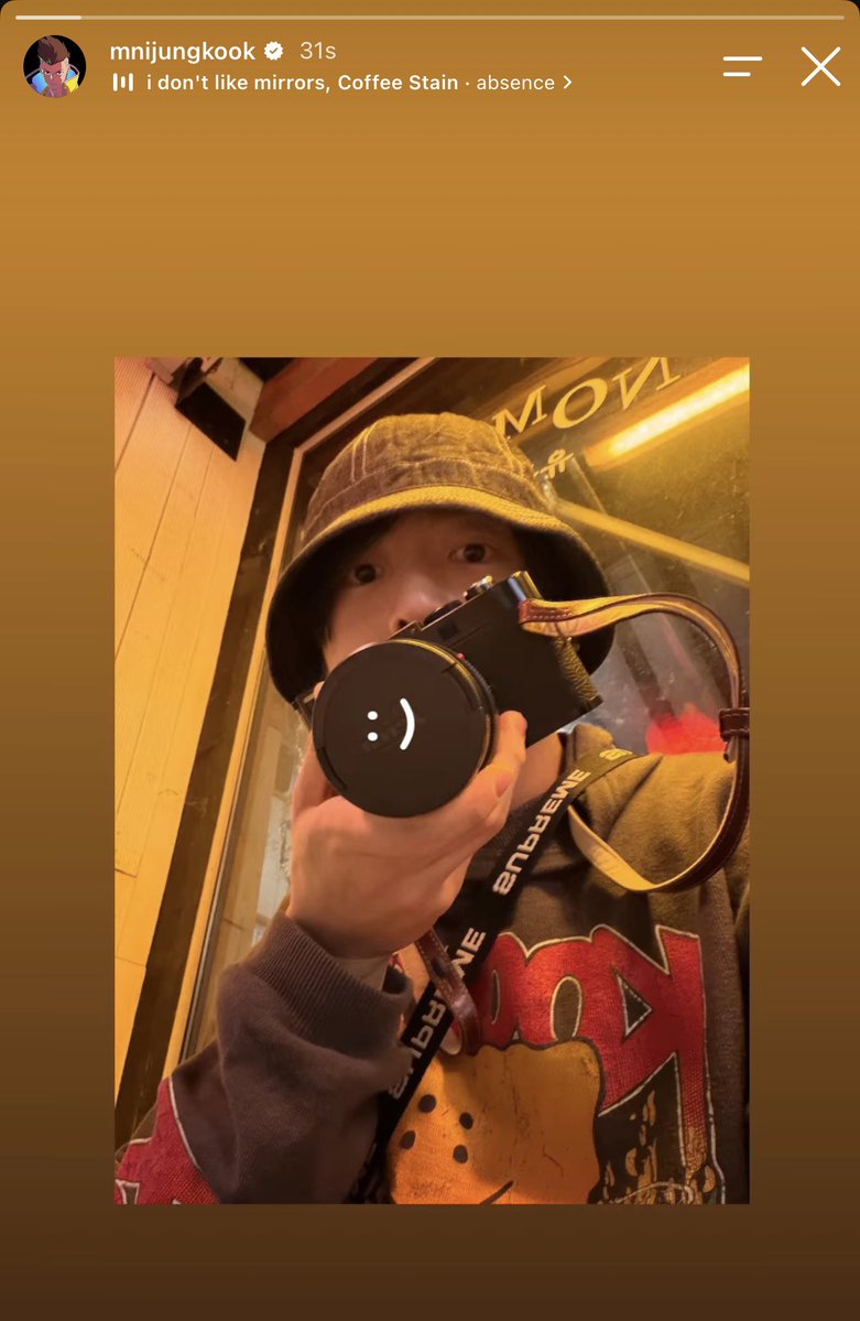 JJK_Times's tweet photo. Jungkook Instagram Story

: )

🎵 absence by i don't like mirrors, Coffee Stain https://t.co/DJd70K80g3