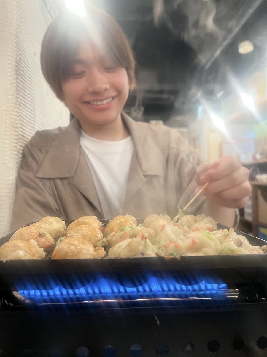 minamide_staff's tweet photo. 趣味:たこ焼き 特技:たこ焼き 好物:
たこ焼き https://t.co/nntb5gUAo1