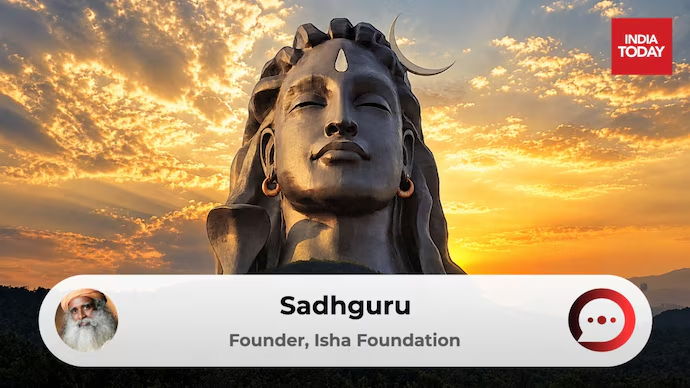 IndiaToday's tweet photo. #𝐎𝐩𝐢𝐧𝐢𝐨𝐧 | 𝐖𝐡𝐚𝐭 𝐢𝐬 𝐞𝐧𝐥𝐢𝐠𝐡𝐭𝐞𝐧𝐦𝐞𝐧𝐭?

Asked to define enlightenment and self-realisation, Sadhguru said such states cannot be understood through description alone. He argued that progress lies in breaking present limitations rather than imagining ultimate freedom.

Read more: https://t.co/t6BcKEMbg7 | @SadhguruJV