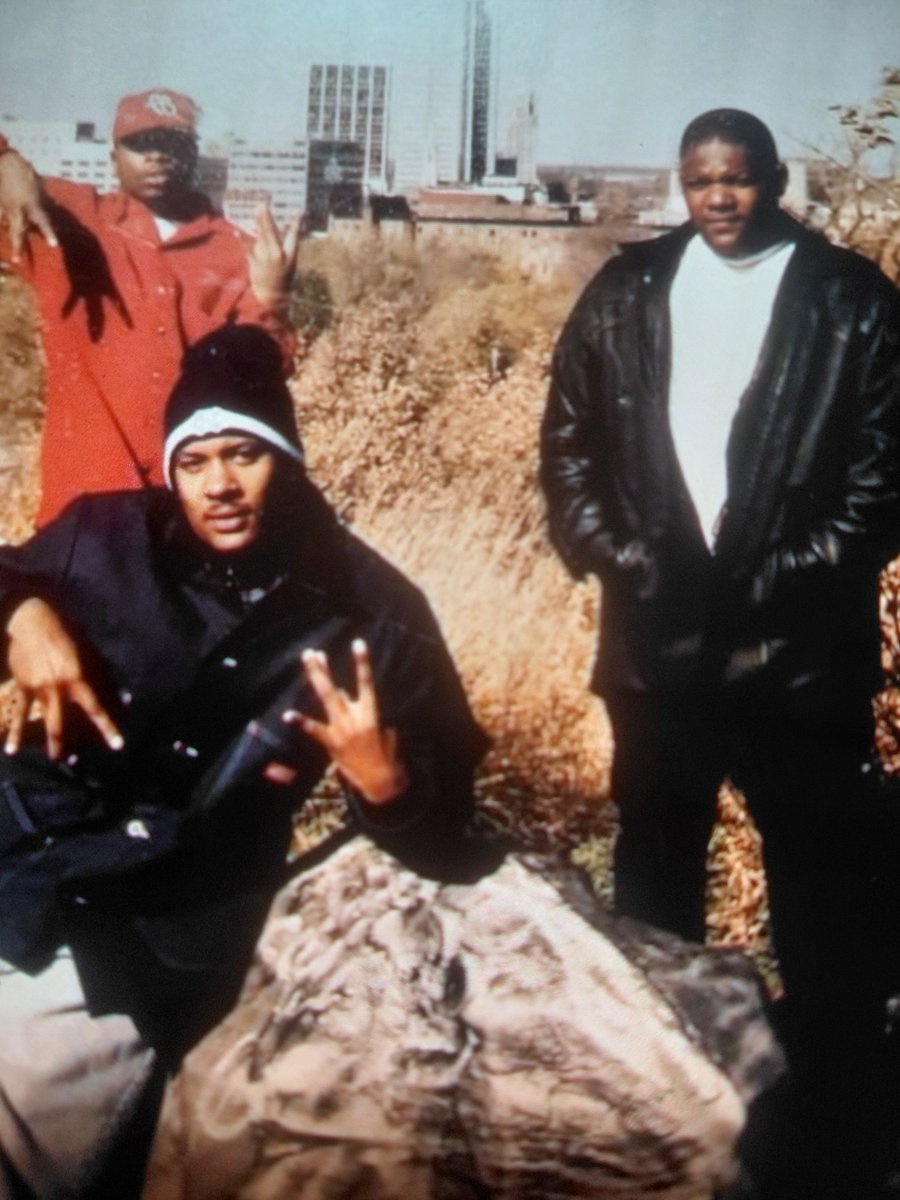 crew91214's tweet photo. Throwback from the early 90's young wild and free https://t.co/uIVjscUOry