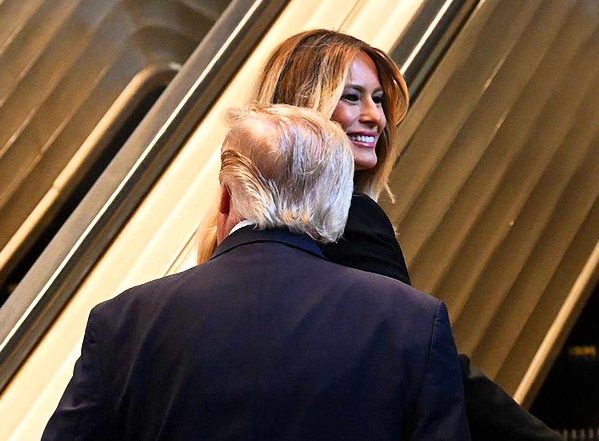 PapiTrumpo's tweet photo. ESCALATOR WORKED THIS TIME!!!😘😘😘 https://t.co/Z5C1BWZGRA