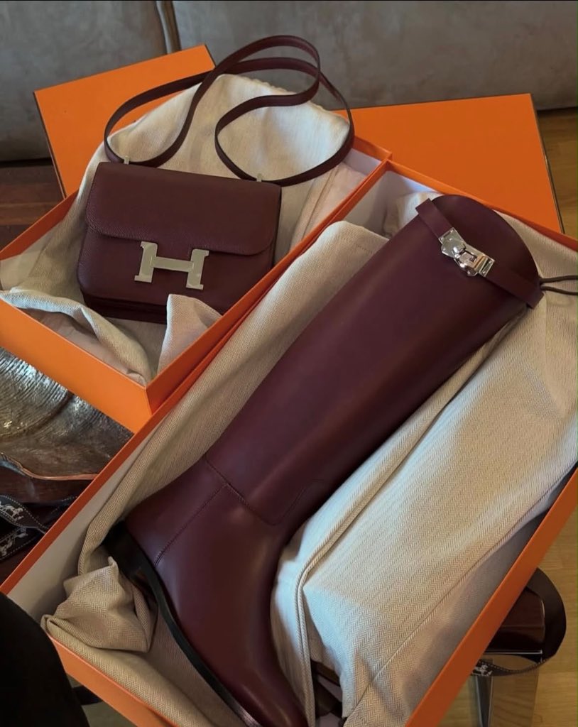 DubaiStyleChic's tweet photo. ✨ Timeless elegance in every detail. 🤎
#H #Birkin #LuxuryBag #Fashion #LuxuryStyle https://t.co/UsUDmfGHmS