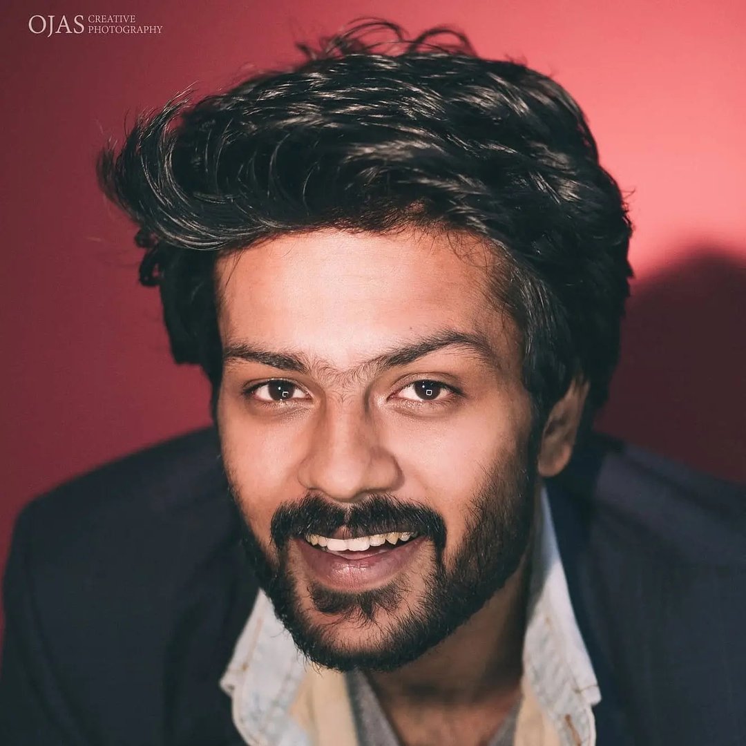 dollybiblio's tweet photo. I feel rishikanth is the next rajinikanth https://t.co/G34IWexJhu