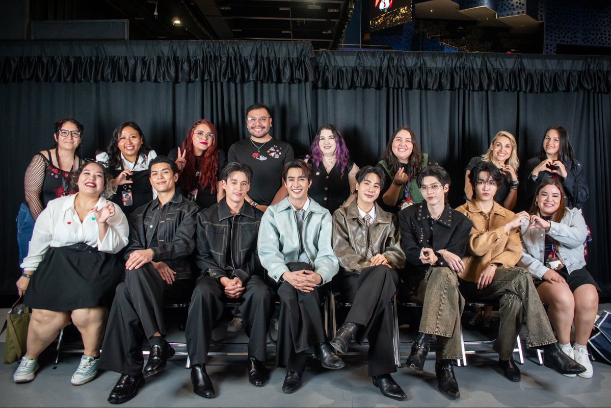jossgawinmx's tweet photo. This admin will never get used to seeing my two babies and having them so close to me 🥹 I can’t even explain the happiness they bring to my heart 🥹💕 All I know is that whenever I have the chance to see them and maybe even chat with them, even if it’s just for two seconds, I’ll take it.

I love you, JossGawin. Thank you for making me so happy❤️

#OLFDreamOninMexico 
#JossGawin #จอสกวิน 
#JossWayar #GawinCaskey