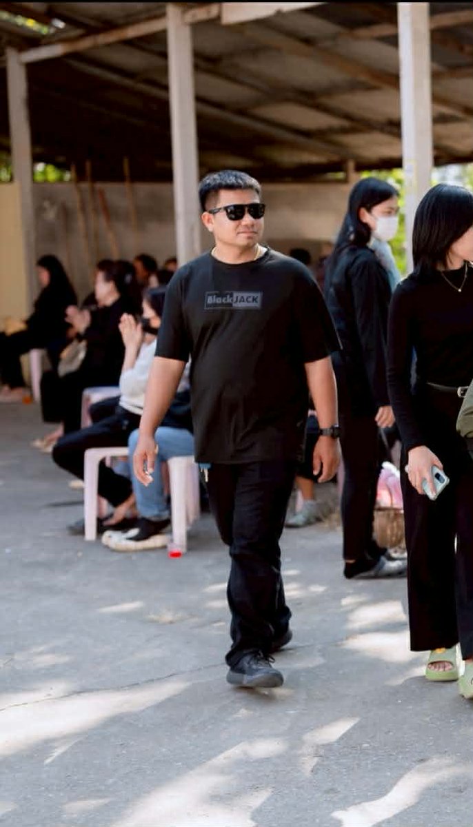 suwan253255089's tweet photo. ก็แค่ผู้ชายหุ่นหมี #กาฬสินธุ์มีอะไรดีน่า
#นายช่างตัวดำ https://t.co/R8KZSRz925