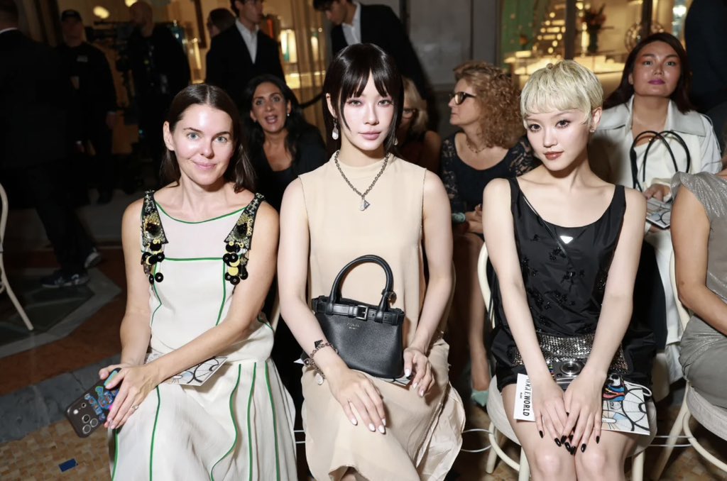 smiledog1996's tweet photo. พี่น้ำตาลที่ Vogue World อมก 🥹🥹🥹 

NAMTAN BA PRADA SS27

#PradaSS27xNamtan 
#PradaSS27 
#NamtanTipnaree  
#VogueWorld https://t.co/Z6fEYxs1t7