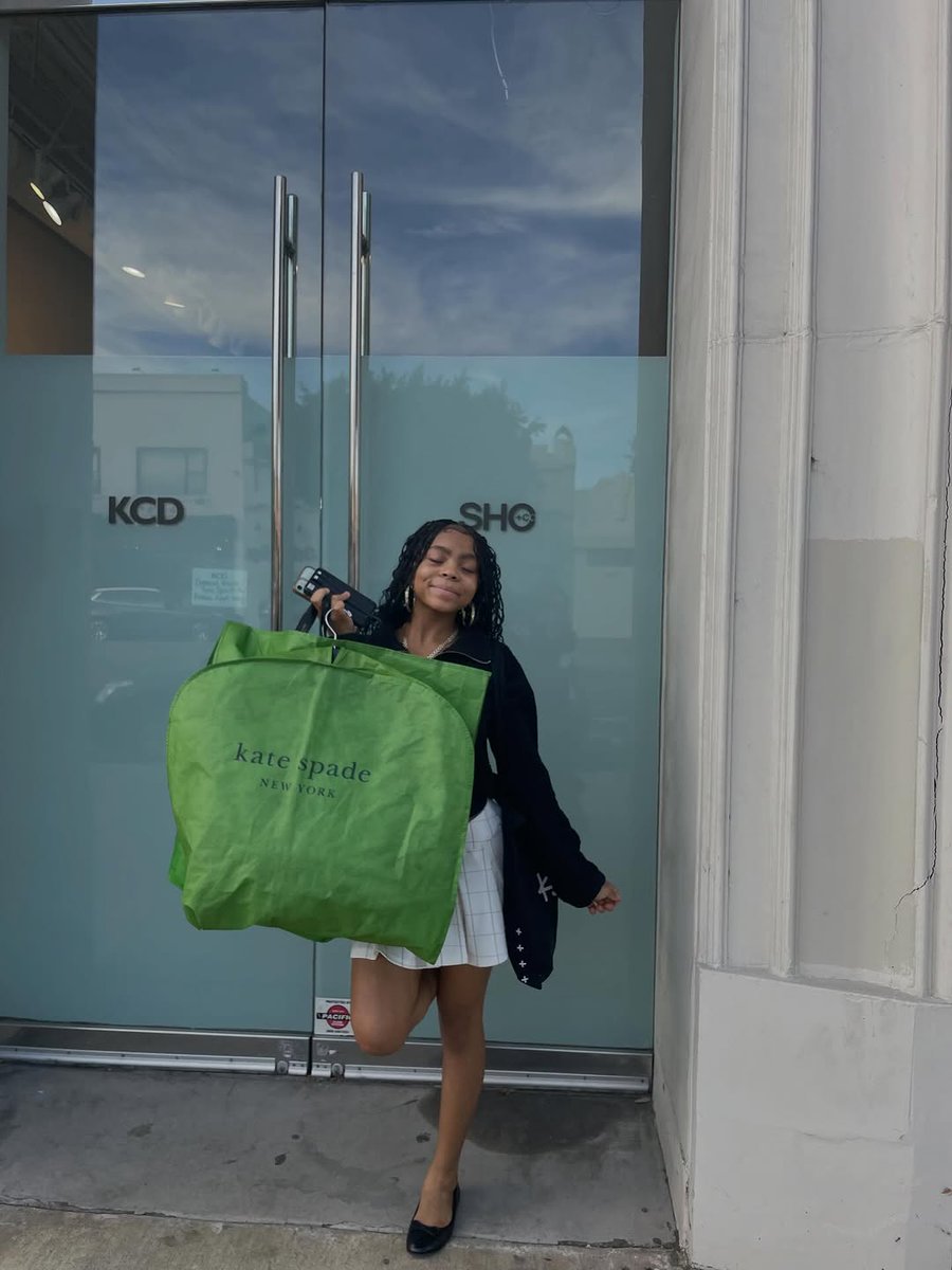 AngelikinhaAp's tweet photo. Thanks so much to  for the opportunity to discuss fashion and pick out some stylish looks. I had such a wonderful time there. https://t.co/IlKt0WbDYE