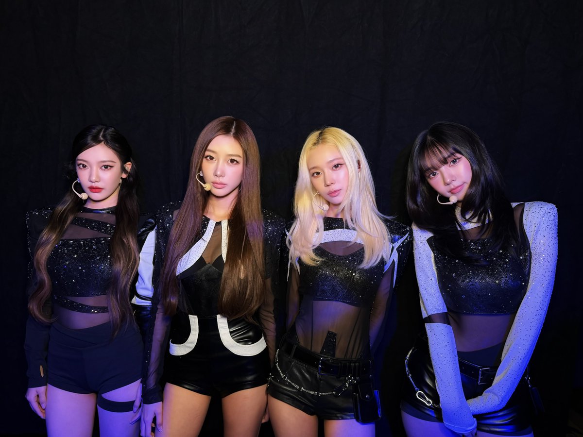 aespa_official's tweet photo. we had so much fun tonight!

#aespa #æspa #에스파
#SYNK_COMPLaeXITY #WASHINGTONDC
#aespa_SYNK_COMPLaeXITY https://t.co/H9rEvzFeMq