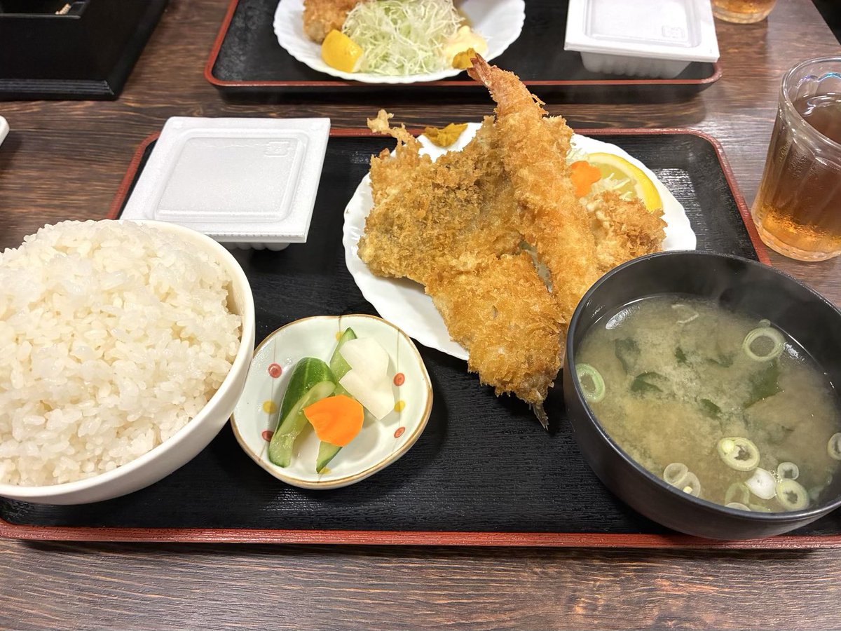 nobutti_sun's tweet photo. 長谷寺からバスを乗り継いで逗子駅まで来ました。早めのランチ😋 https://t.co/DxPDwXCACD