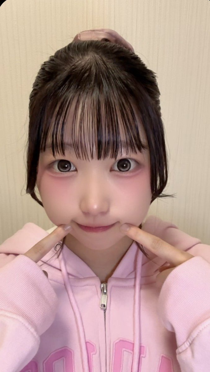 bitstarnextIdol's tweet photo. 【メンバー紹介】
🎀あんり @anri_04_22
🎀誕生日 4月22日
🎀メンバーいちのムードメーカー、みんなの癒し担当🍀

「武道館など大きいステージに立って、歌って踊れるみんなのアイドルになりたい💗」

初のオンライントーク会開催決定✨
📅9/26(土)
⏰21:00~
詳細はこちら▼
https://t.co/KvxC2Qv2a0 https://t.co/17ncR8Ybxn
