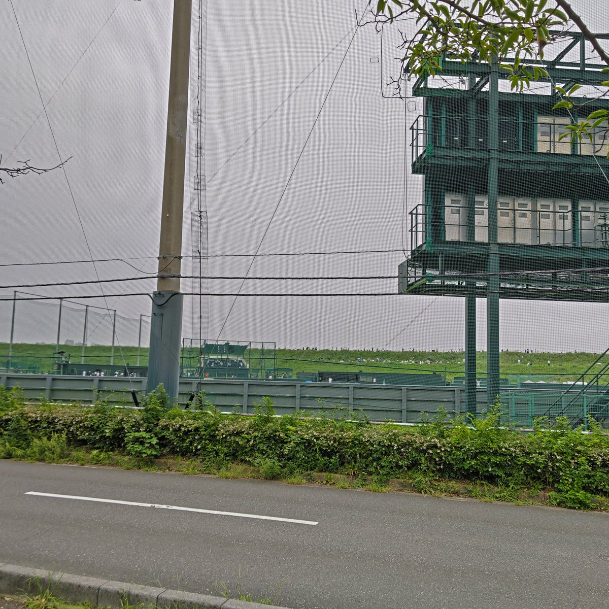 minese3p's tweet photo. 戸田最終戦。土手ではなく、バックスクリーン裏から眺めようと思います。

#スワローズ
#ファームリーグ
#戸田球場
#最終戦 https://t.co/jsySGvh9bp