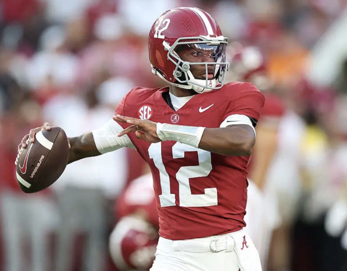 BamaBunker's tweet photo. Keelon Russell’s first 3 games at Alabama vs Bryce Young’s first 3 games 

BY 68/100
KR 57/83

BY 811 PYDs 
KR 764 PYDs 

BY 270 YPG
KR 254 YPG

BY rush yards -4 
KR rush yards 133

Total Yards
BY 807 
KR 897

Total TDs
BY 10
KR 5 https://t.co/itXo0vb8KL
