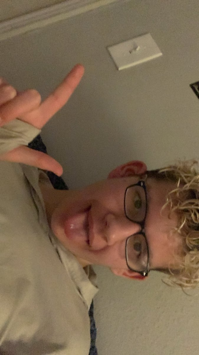 AdrianHardbo's tweet photo. I also accept people trying to set me up with your friends as long as they are cute https://t.co/vebgPvsHi2