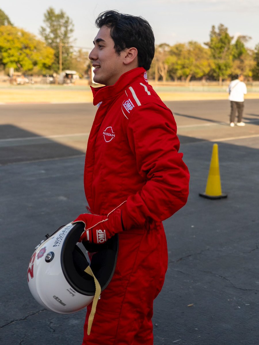 lesliehal1ajc's tweet photo. No puedo superar este día todavía.
Si me hubieran dicho al empezar a crear contenido que iba a manejar un Formula E, no lo hubiera creído.
Gracias  y https://t.co/kjIpRoyl1O