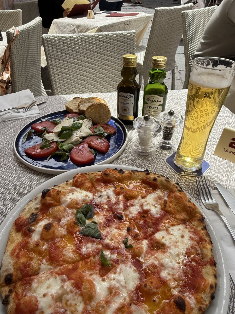 h3ihjx's tweet photo. memories
イタリア🇮🇹
ランチは、
インサラータ・カプレーゼ
ピッツァ・マルゲリータ
#イタリア🇮🇹 
#アマルフィ https://t.co/6gX4Tke2P9