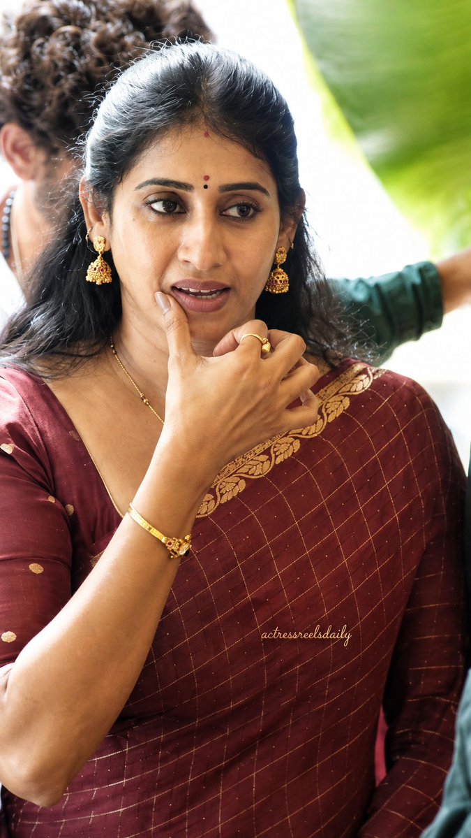 raokrish011's tweet photo. Asalu em chupincha kunda oka face tho ne Mana moggalu lepe kasi kama munda meena🥵🥵
Elanti homely Figure ni Roju morning levagane Puvvu dharshanam Chesukoni Puvvu notlo pettukoni kasi kasi ga Naki rasam mottam tagali 💦💦💦 

@18_midhun65085 
@corngod2042 https://t.co/lWAR9qHuqJ
