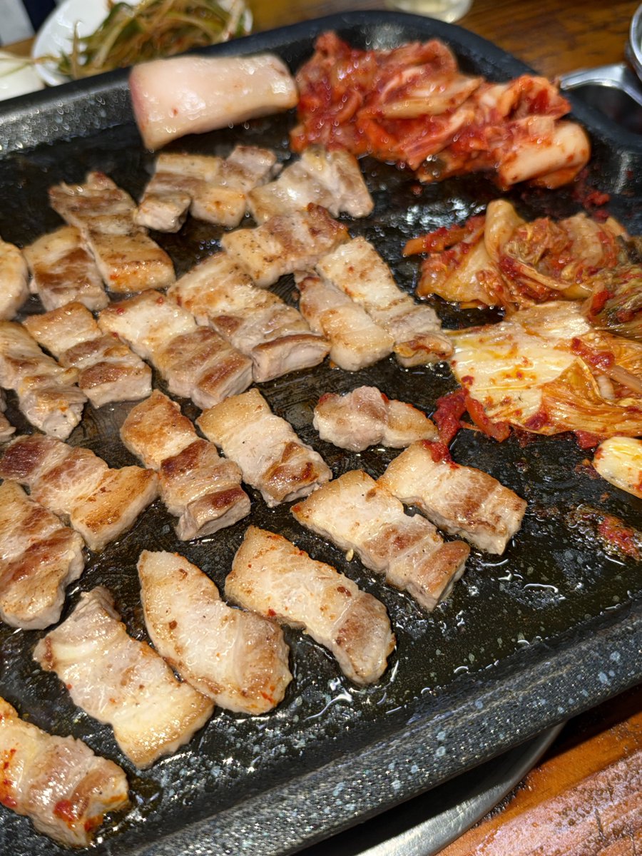 dearlovemykitty's tweet photo. 어제 동네 맛집을 찾아꼬 ,
기깔나는 추팔을 함 https://t.co/ojYJXWrp6a