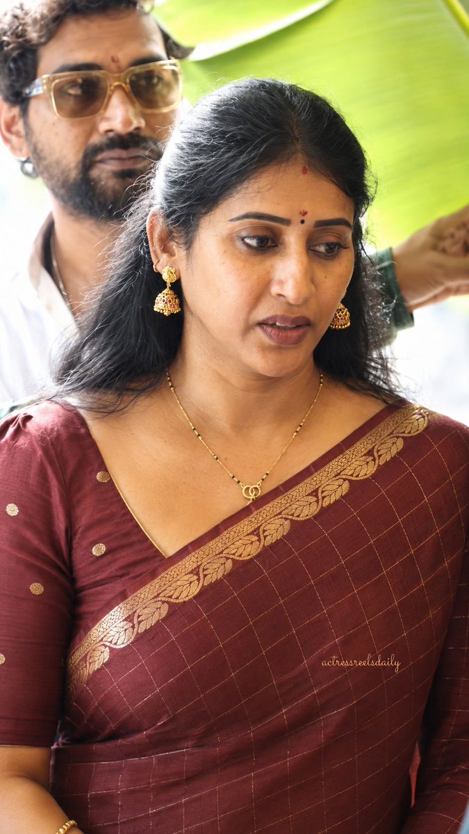 raokrish011's tweet photo. Asalu em chupincha kunda oka face tho ne Mana moggalu lepe kasi kama munda meena🥵🥵
Elanti homely Figure ni Roju morning levagane Puvvu dharshanam Chesukoni Puvvu notlo pettukoni kasi kasi ga Naki rasam mottam tagali 💦💦💦 

@18_midhun65085 
@corngod2042 https://t.co/lWAR9qHuqJ