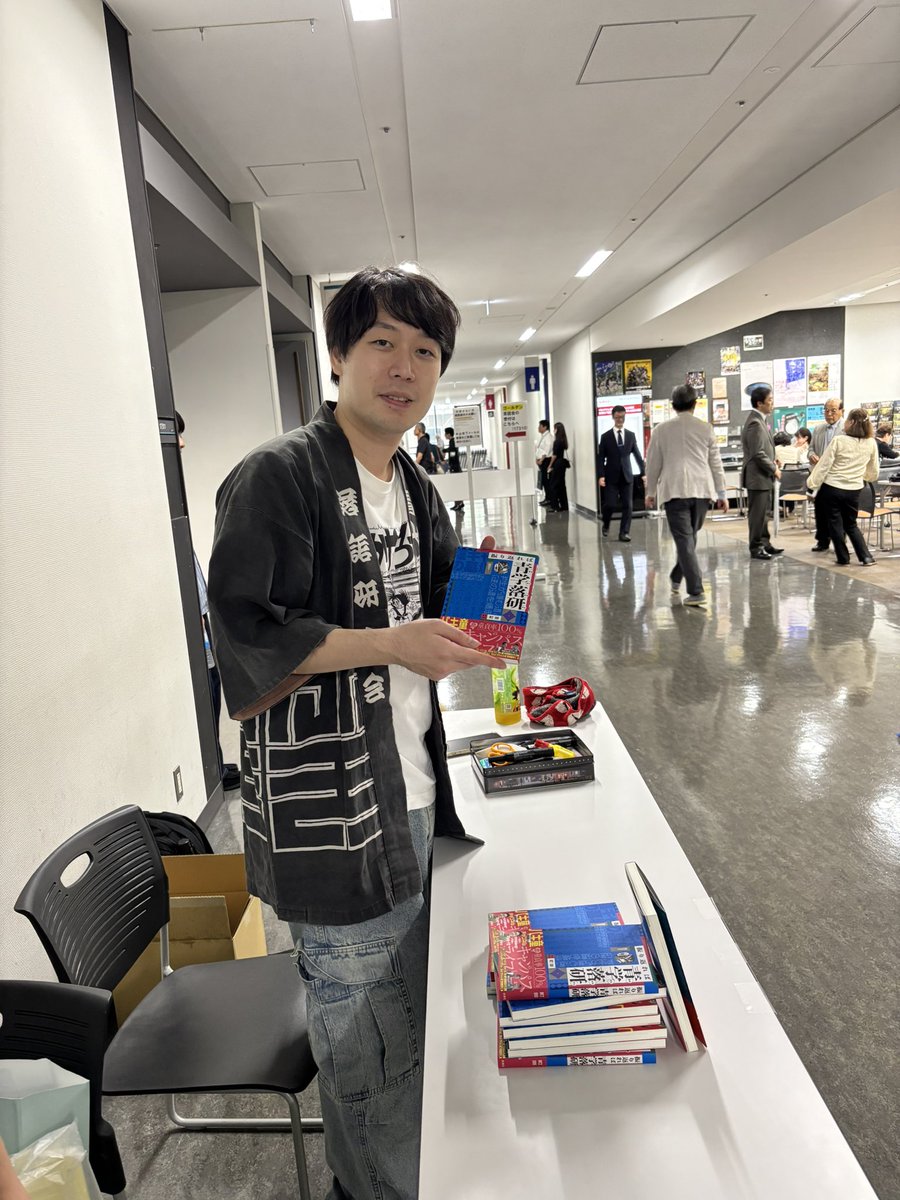 agu_ochiken's tweet photo. 青山学院大学同窓祭にて町ルダさんのサイン会行ってます！
会場は17号館　17311教室でお待ちしております！！ https://t.co/phWl7A037U