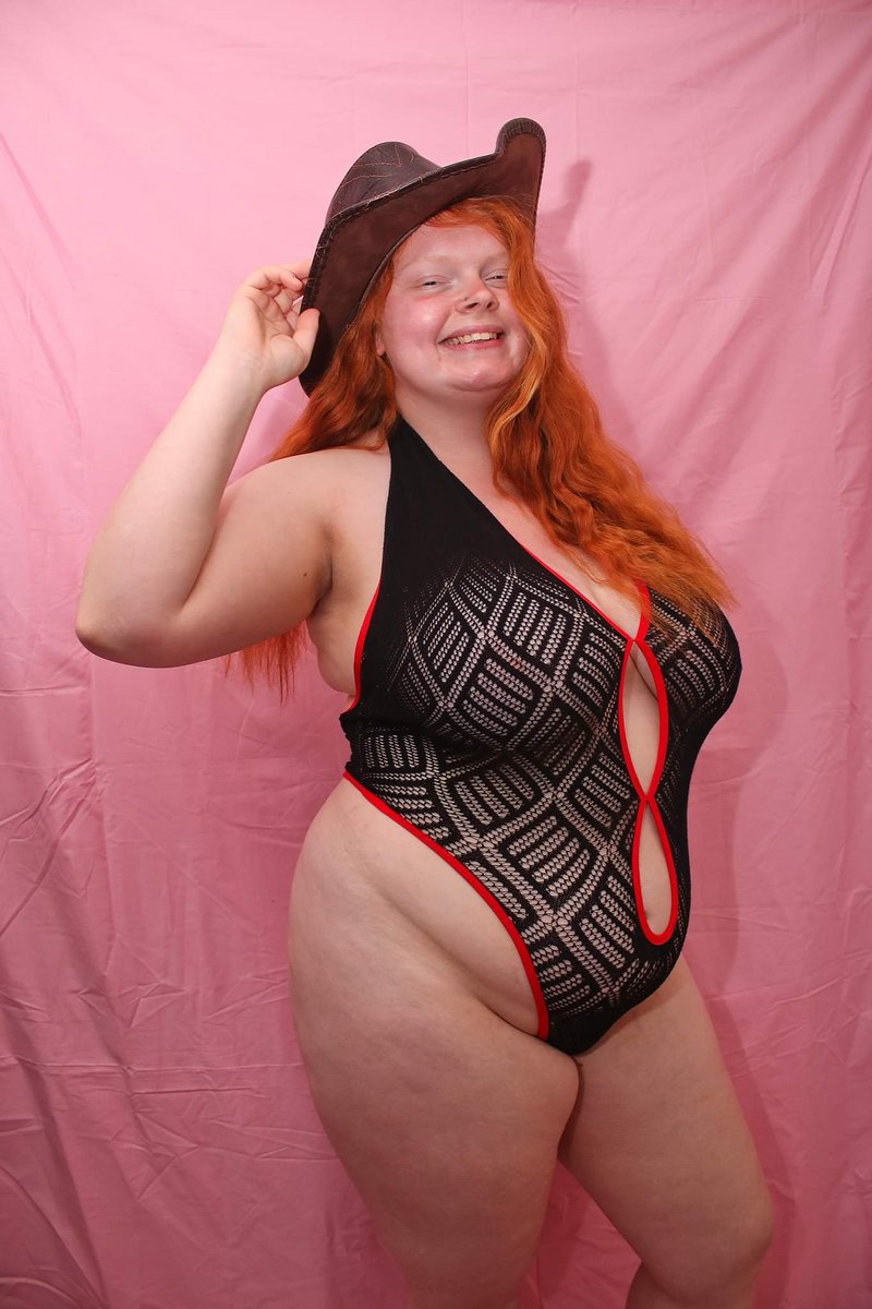 VickrageTi28335's tweet photo. #howdy #bodysuit #oldpics #ginger #cowgirl https://t.co/n6ESG5Ksjd