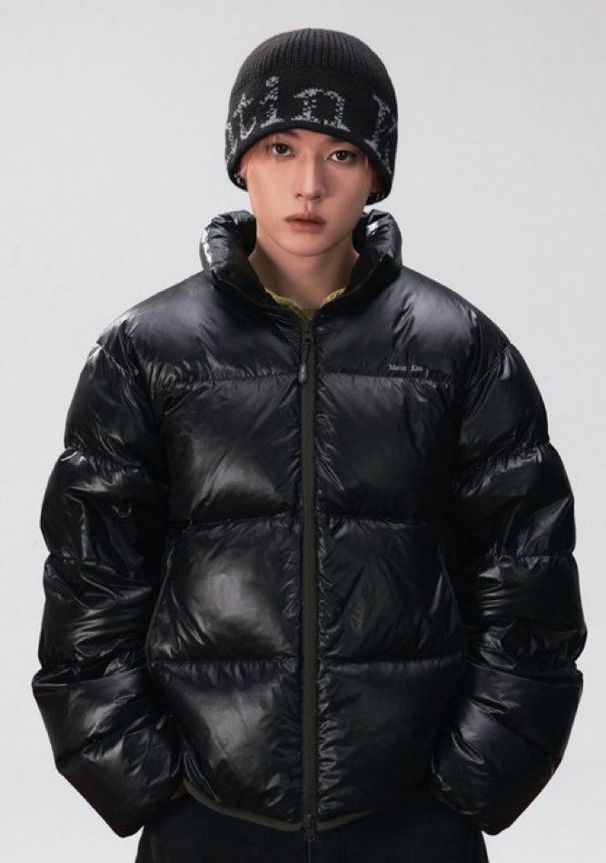hyuuvita's tweet photo. no lo voy a discutir con nadie MARTIN KIM NOS HA DADO FOTOS HERMOSAS DE LEE KNOW 

LEEKNOW FOR MATIN KIM WINTER COLLECTION!

#LEEKNOWxMATINKIM https://t.co/jvUBRPiTMh