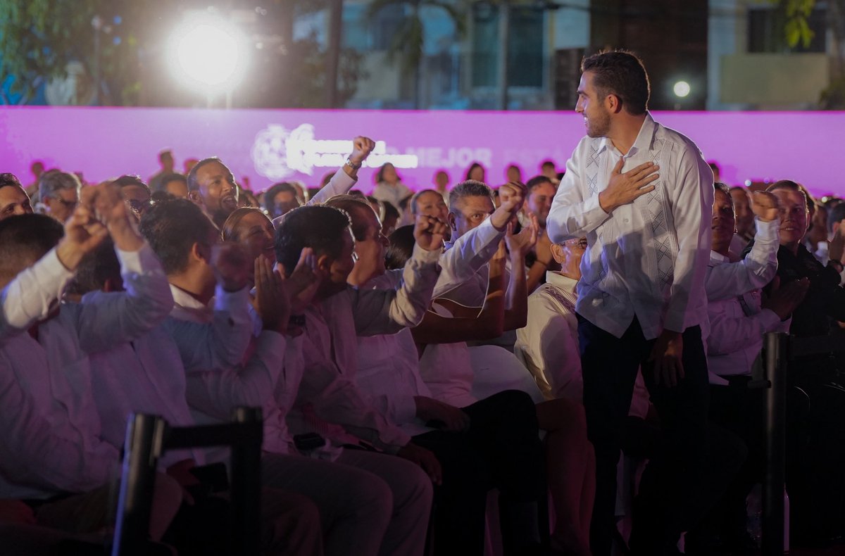 GinoSeguraV's tweet photo. Felicito enormemente a mi amiga y Presidenta Municipal de Playa del Carmen, @estefaniamerkdo, por la presentación de su Segundo Informe de Gobierno.

Me dio mucho gusto acompañarla y conocer los resultados de un año de trabajo en favor de las familias playenses, con acciones que fortalecen la salud, el empleo, la alimentación y el bienestar de su gente.

Estefanía, cuenta conmigo para seguir sumando y haciendo equipo por Playa del Carmen, siempre en coordinación con nuestra Gobernadora @MaraLezama y nuestra Presidenta @Claudiashein.

*Dirigido a la militancia de morena.