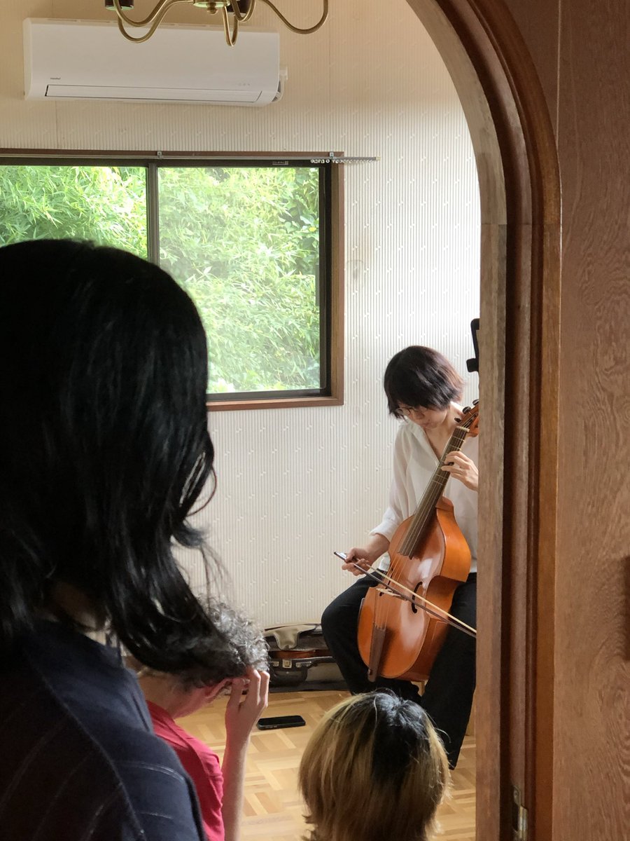 notymgs's tweet photo. 先日の音祝ぎatうぐいす邸。
お越しいただいた皆様、出演者の皆様、そして主催の池田陽子さん、ありがとうございました！
うぐいす邸、道程も含めて本当に素敵な場所でした！音も最高に気持ち良かったです。 https://t.co/Mq7V64vxBQ