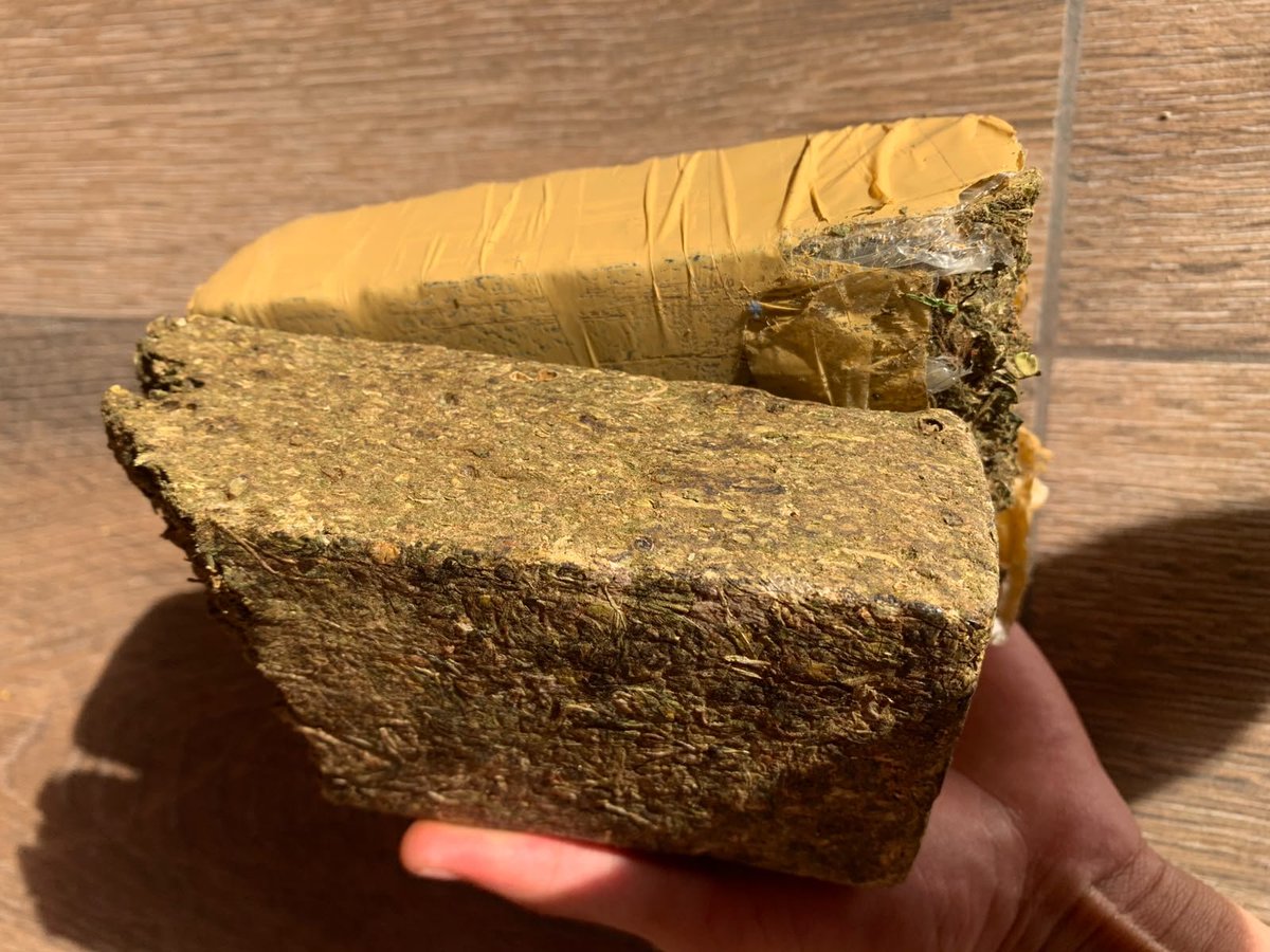 spentregas011's tweet photo. PRENSADO VERDINHO DE VERDADE EM SÃO PAULO E REGIAO🍁 #maconhasp #prensado #drugs #maconhaemsp #saopaulomaconha #corresaopaulp #maconhaemsaopaulo #delivery https://t.co/w3uUHVl4u8