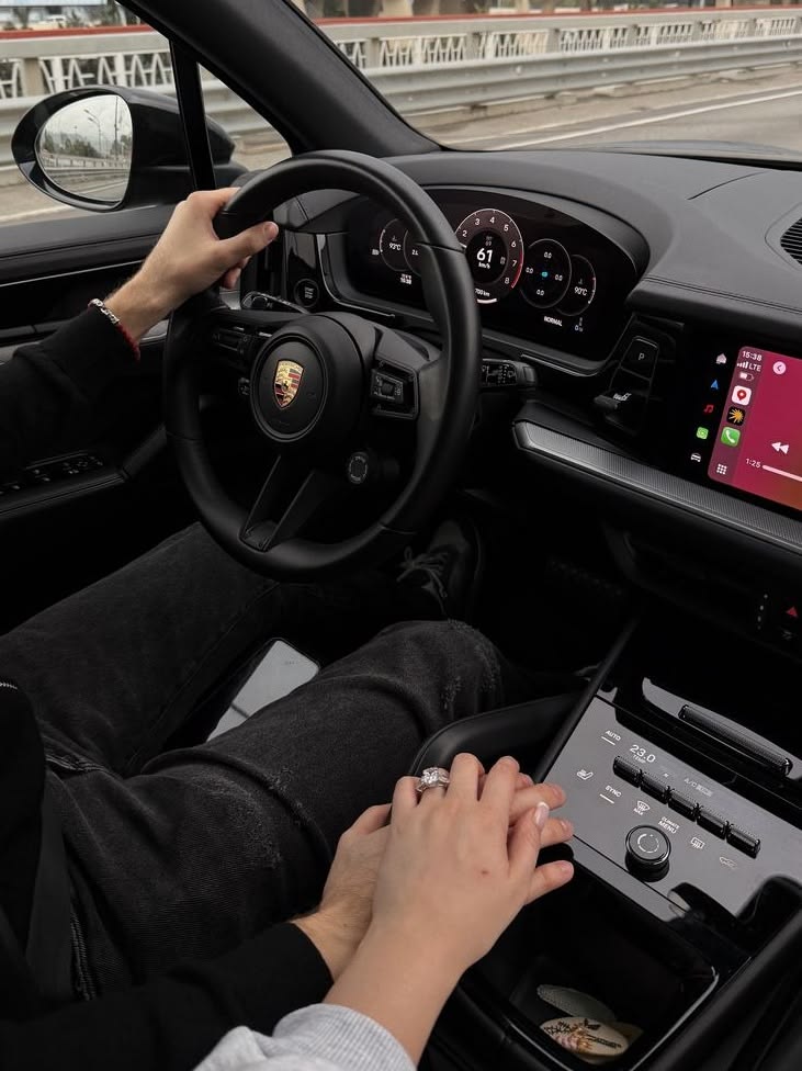 Gentle_manCode's tweet photo. The dream of every man out there. https://t.co/qAf97iYwju