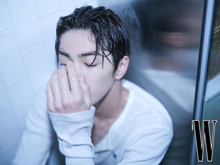 keonpuppy's tweet photo. one year ago today we got these insane pics of keonho https://t.co/WohdptGDHC