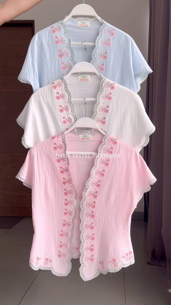 fleumour_'s tweet photo. HELP INI CANTIK BANGETT! 😭🌸 brand ini emang ga pernah gagal, koleksinya selalu cakep-cakep https://t.co/noHPDkF3HG