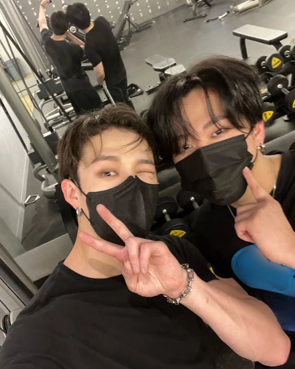 s_ol_tay's tweet photo. 220923 4년 전 오늘의 빈방즈🐺🐷🐇 https://t.co/ZISnHhEEwg