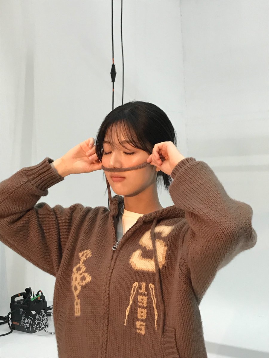 eevnsoo's tweet photo. some random moments from the shoot ♡ mostly me being cute between takes but trying not to mess up my hair, tee-hee! honestly, these photos really remind me how much fun I had getting ready for FW26. https://t.co/DDCZDVJwb3
