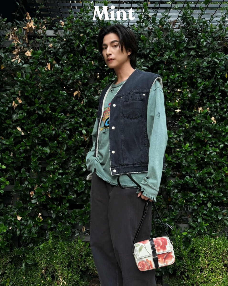 SmileSweet4215's tweet photo. So Handsome Our BA Gulf

GULF SHINES IN MILAN
#OnitsukaTigerSS27xGULF
#OnitsukaTigerSS27
#MFW
@OnitsukaTiger @gulfkanawut https://t.co/xd6KqR2wSL