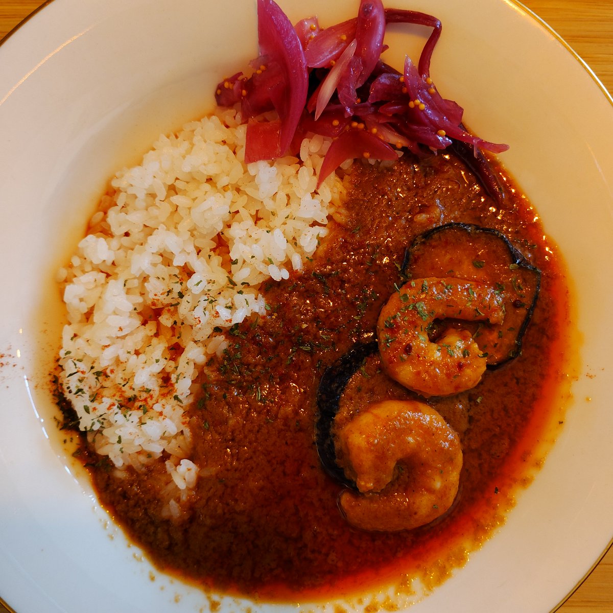 hmsk_ojsn's tweet photo. インドのバイクに乗りましたのでカレーが食べたくなりました https://t.co/Zy27HITAZS