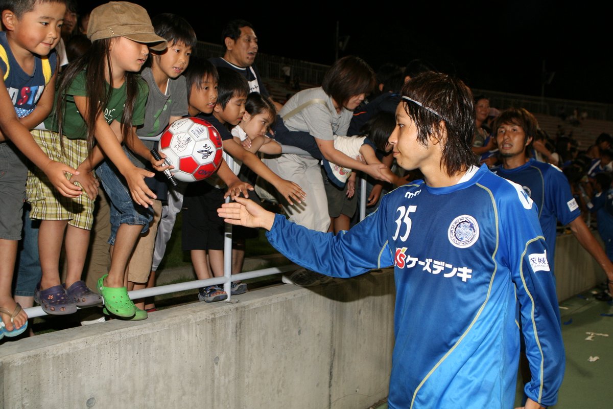 hollyhock_staff's tweet photo. 2008シーズンに特別指定選手として #水戸ホーリーホック に在籍していた #小林悠 選手が2026年限りでの現役引退を発表されました。

ホーリーホックファミリー🐉
残りの現役生活、そして新たなステージでのさらなる活躍も楽しみにしています✨

@kobayashiyu2411
#水戸ホーリーホック https://t.co/p30i5oOHgI