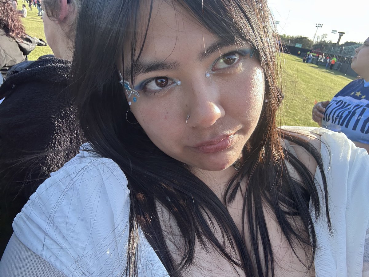 notmiilyp's tweet photo. Ni pensé en sacarme tantas fotos para el stray city porque estaba emocionada pero las que me saqué creo yo que fueron bellas https://t.co/e0kJXcKPpO