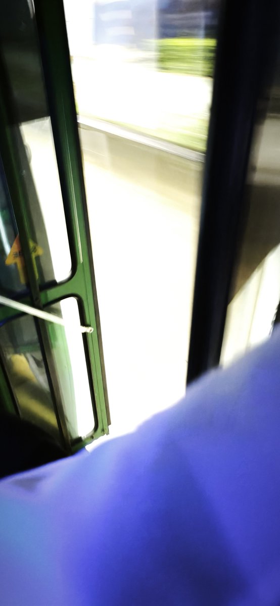 Roberto21063858's tweet photo. @TransporteJal ruta 84/85 todo el camino desde el recinto de la paz hasta nextipac circulo con puertas abiertas 
U-0040 https://t.co/vWnHLuvyxH