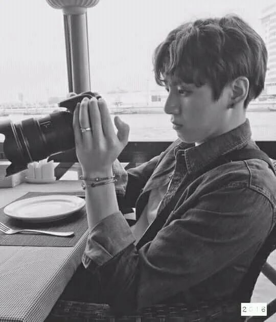 mnisjungkook's tweet photo. some things never change for jungkook <3 https://t.co/Ugci1cQSwt