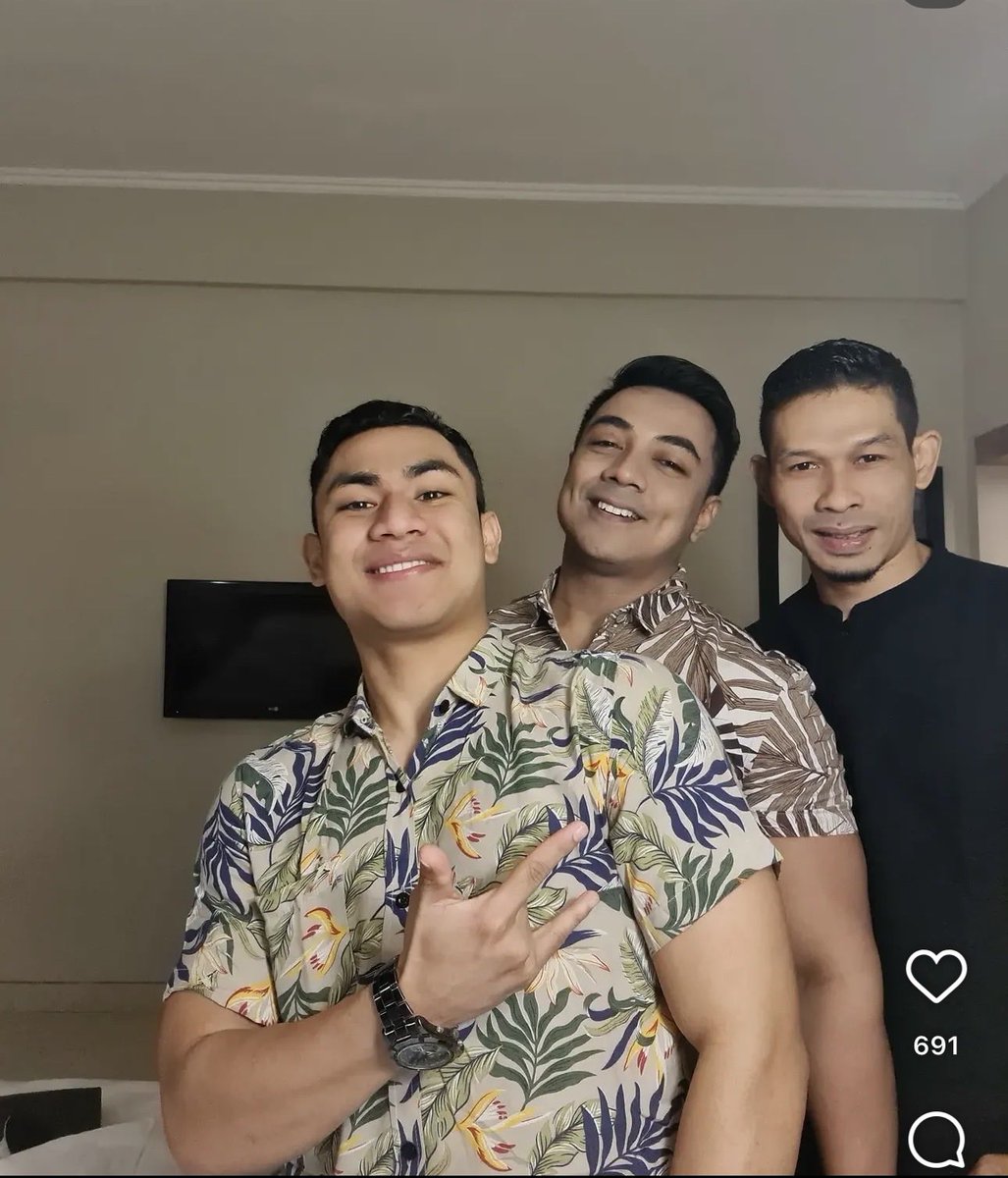 NyaiNeneng's tweet photo. Jamaahhh.. udah makan siang belum? 🤭 https://t.co/QX7Pu3wN5j