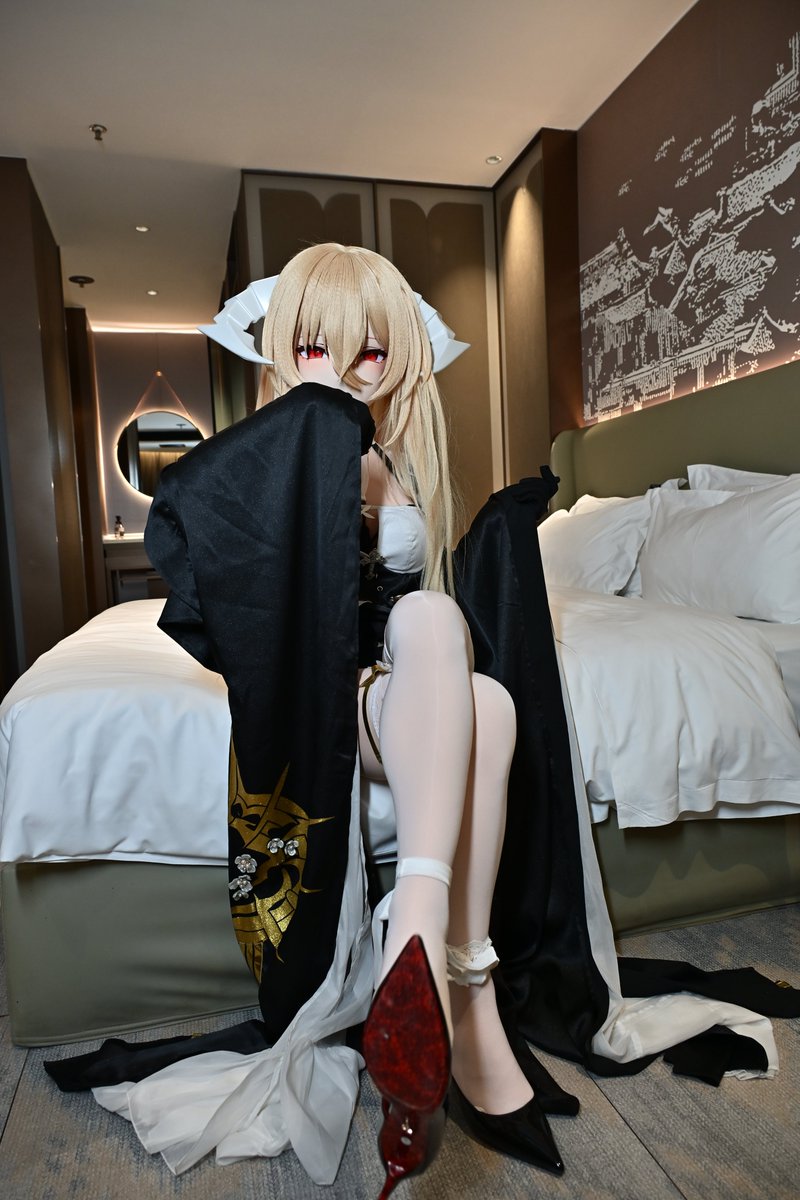 Rraizenfy's tweet photo. 修女姐姐可以帮你祈.祷.哦~
#kigurumi #着ぐるみ #implacable #AzurLane https://t.co/DqQ4J7cC5K