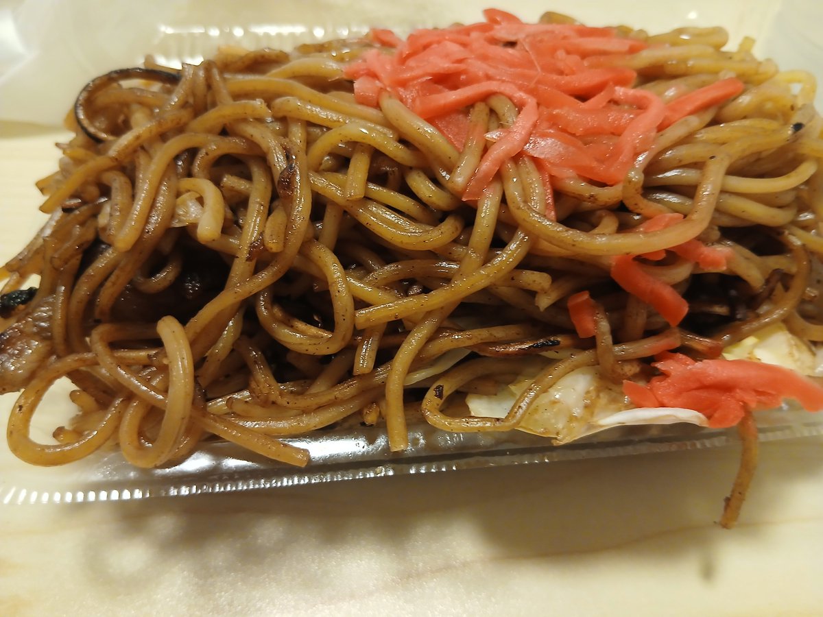 jefsasaki's tweet photo. 夜勤明けに祭りに行ったから、めちゃくちゃ疲れた。焼きそばかった。しんどい。 https://t.co/fnGNpc7VjY