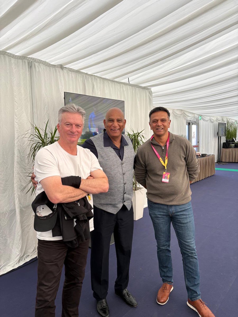 Bobjee169's tweet photo. Wonderful to reunite with Australian cricket legend Steve Waugh at the ETPL Finals in Dublin, 25+ years after our paths first crossed. We reminisced about his time playing for Ireland. Even more special with Rahul Dravid there too. A memorable day! 🏏🇮🇪🇦🇺🇮🇳 https://t.co/hHV0N9DIuM