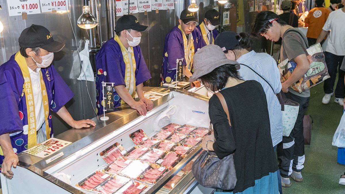 event_checker's tweet photo. 食肉市場の一般開放🥩
「東京食肉市場まつり」開催！

国産牛・豚
ハム・ソーセージなど
お買い得品が多数登場

さらに
熊本県産牛肉・豚肉のしゃぶしゃぶや
もつ煮の無料試食も 

📅 10/17(土)-18(日)
📍 品川・食肉市場
🎫 入場無料

→ https://t.co/j1j87O4f2c https://t.co/nVsf7Zzk6S