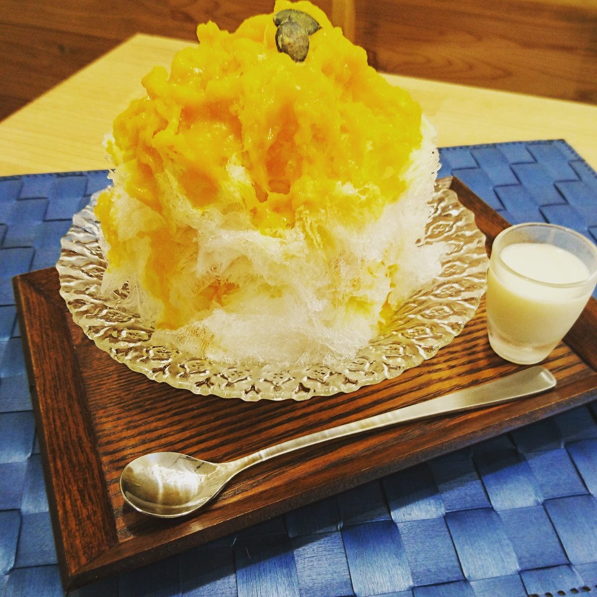 mizoreya1's tweet photo. 本日は水曜日ですが祝日営業となります。

本日から期間限定メニュー、パンプキンのご提供をはじめます。
秋らしいカボチャの甘みを活かしたクリームタイプの少しもったりとしたシロップとなっております。ぜひおためしください！

本日もご来店お待ちしております！

 #かき氷  #京成大久保 https://t.co/FV8Fn4pgH1