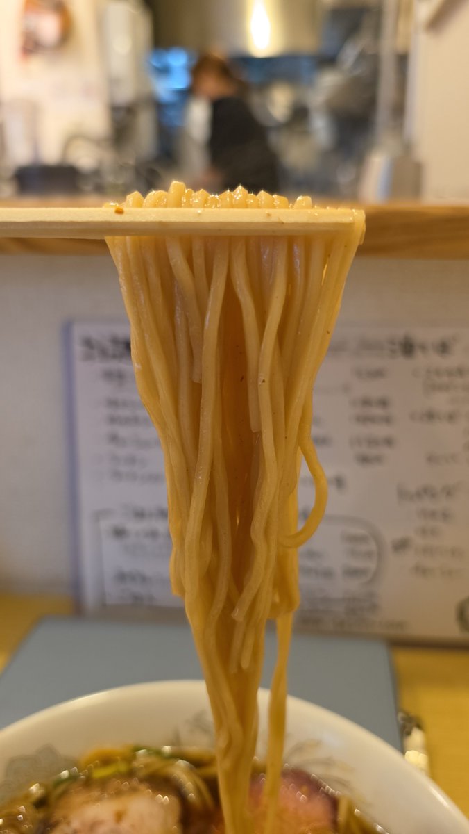 __PRiNCExx's tweet photo. 東京拉麺 六琴
東京都杉並区天沼3-28-7

★拉麺(小)

※本日二件目

#東京拉麺六琴
#ラーメン #拉麺 #ラーメンインスタグラム #麺スタグラム #麺活 #麺テロ #ラーメン部 #ラーメンパトロール #まんまニンニク #ラーメン好きな人と繋がりたい https://t.co/4Oc5Km1ckK